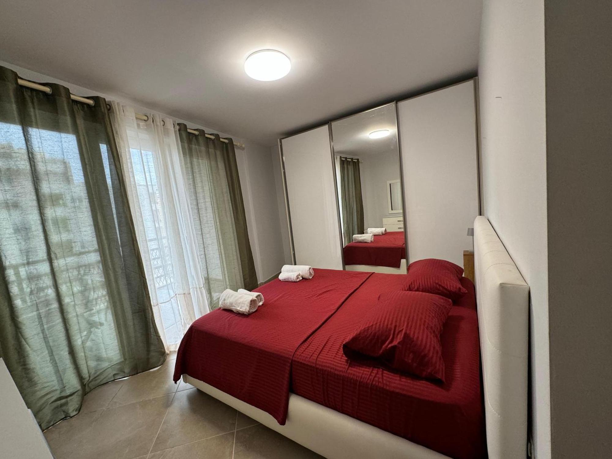 Diem Apartment Near Pazari I Ri Tirana Esterno foto